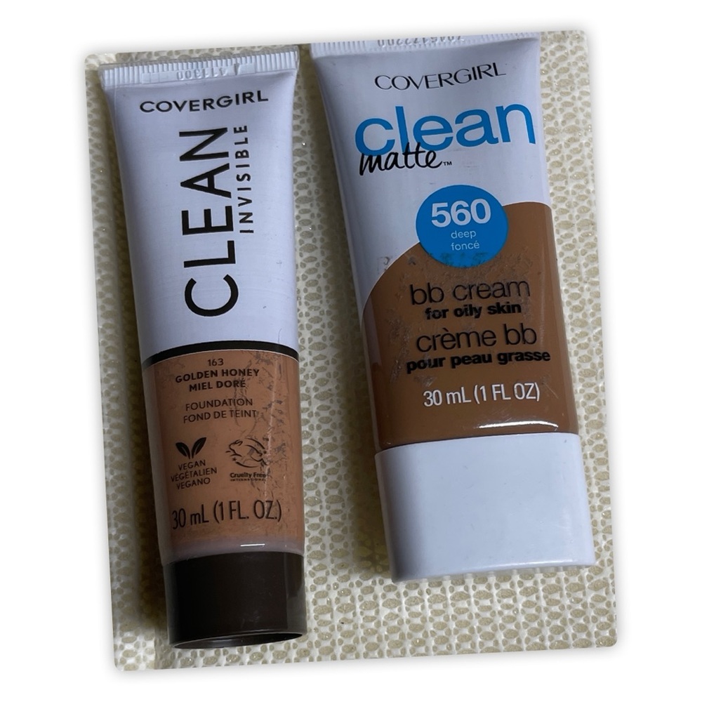 COVERGIRL Clean Invisible Foundation in Golden Honey/163 & BB Cream/560 -Deep